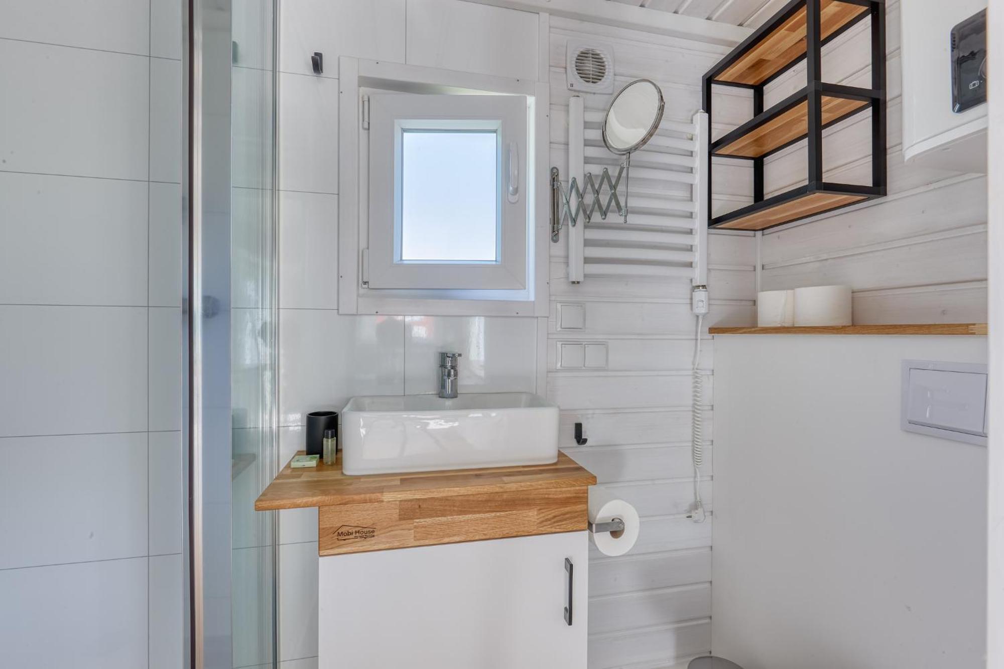 Green Tiny House With Shared Pool Zeewolde Exterior photo